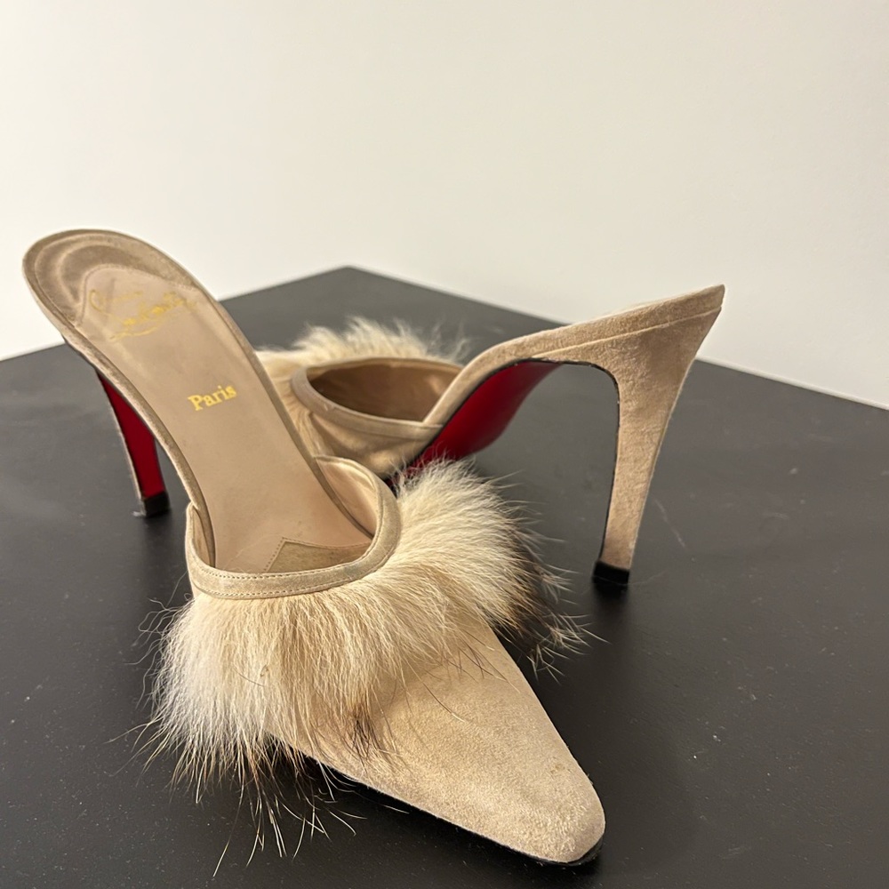 Vintage Christian Louboutin stilettos, size 40, beige or nude